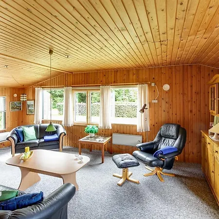 בית נופש Three-bedroom Holiday In
