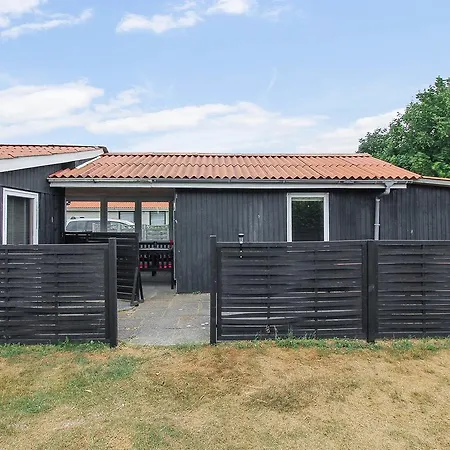 בית נופש Three-bedroom Holiday In Tarm