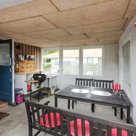בית נופש Three-bedroom Holiday In *