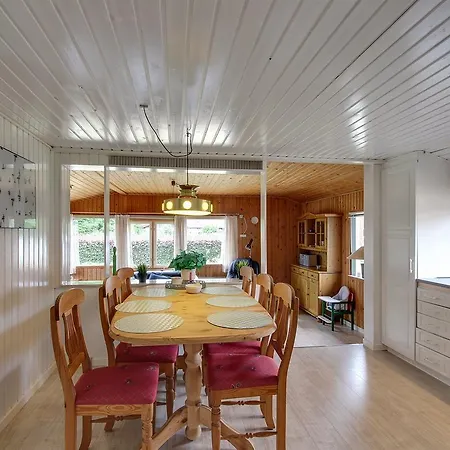 Three-bedroom Holiday In